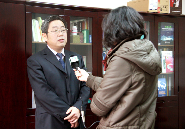 党组书记、常务副院长王学定接受甘肃电视台采访